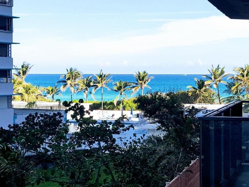 Luxury Beach Resort - HORA RENTALS — photo 2