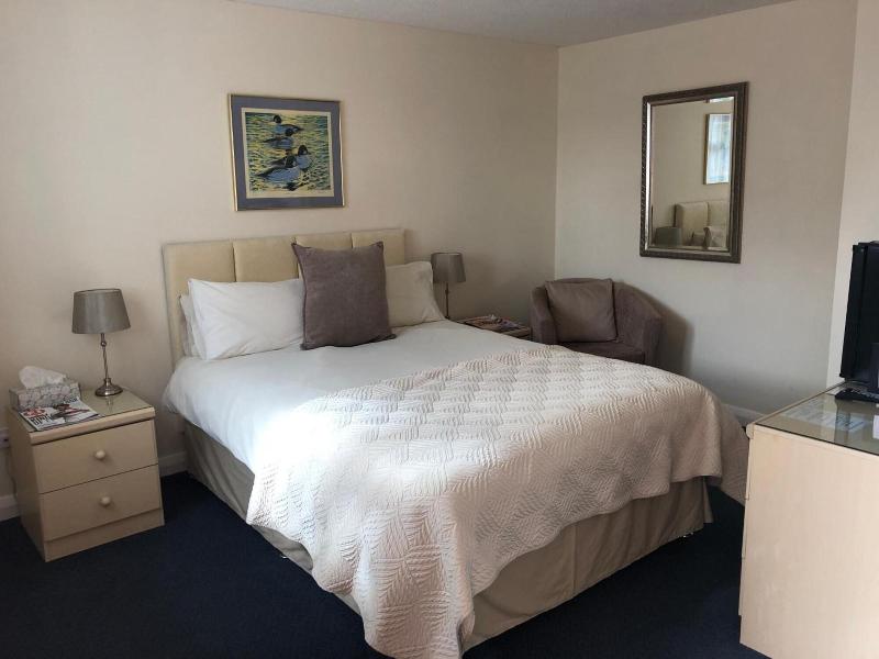 Newent Golf Club & Lodges image