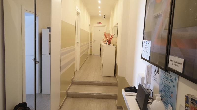 F Rooms image