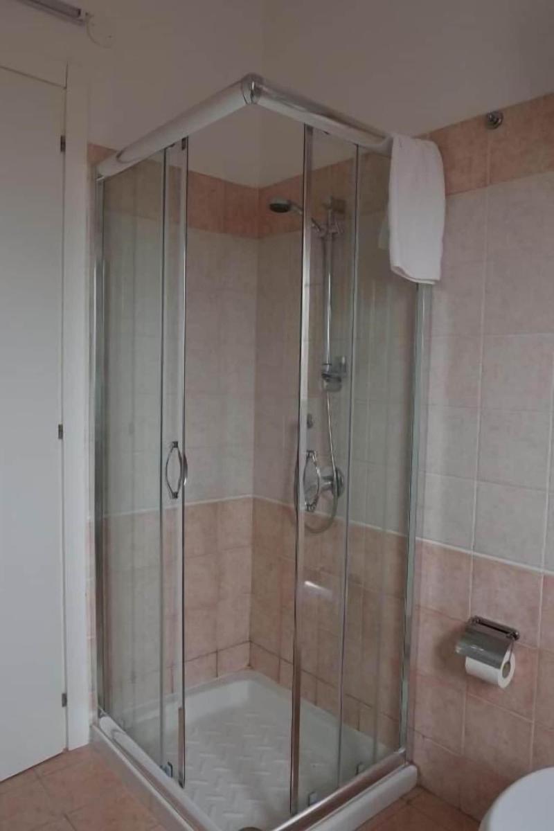 F Rooms image