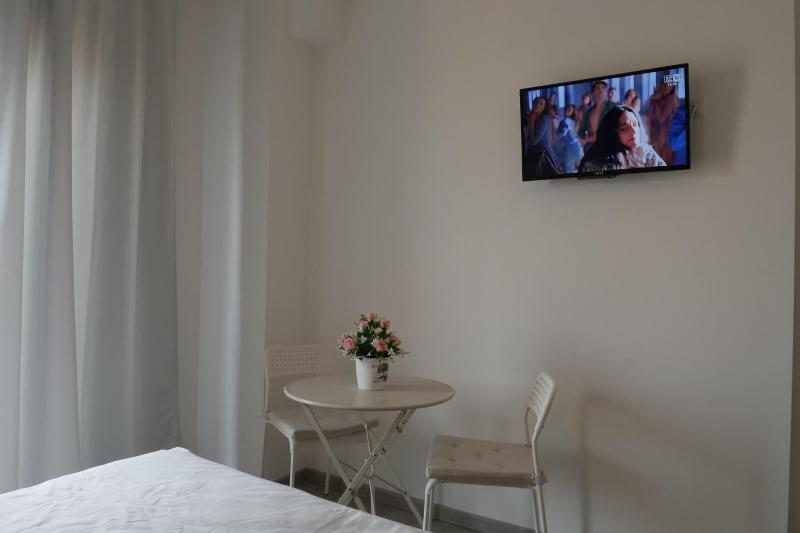 F Rooms image