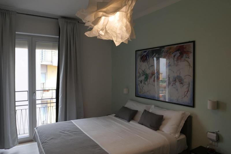F Rooms image