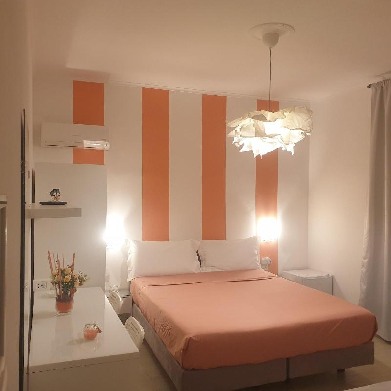 F Rooms image