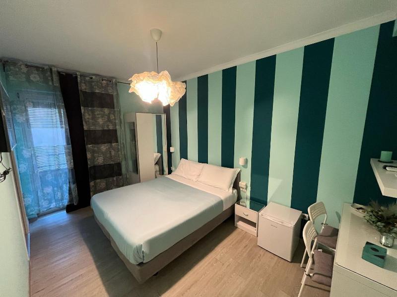 F Rooms image