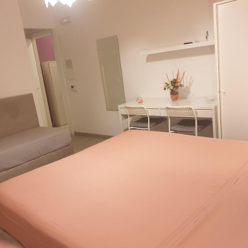 F Rooms image