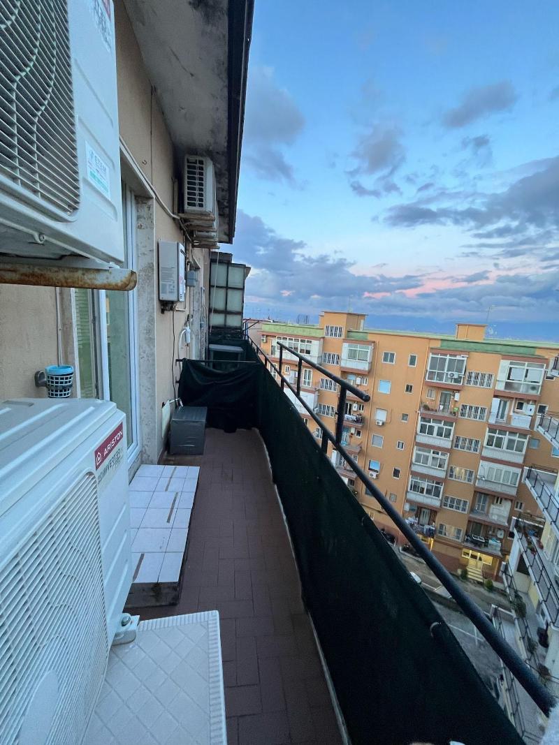 F Rooms image