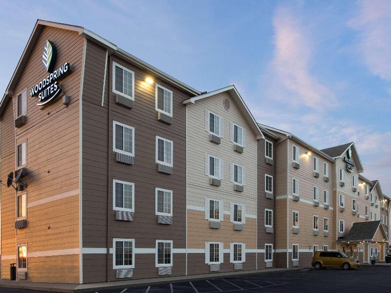 Woodspring Suites Wichita Airport image