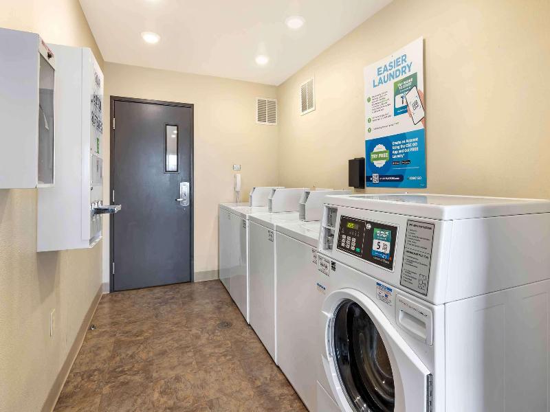 Woodspring Suites Wichita Airport image