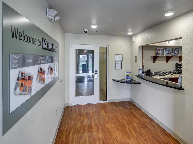 Woodspring Suites Wichita Airport image