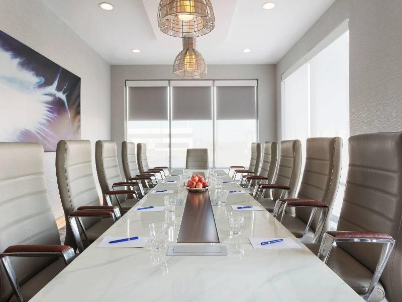 Delta Hotels by Marriott Indianapolis Airport image