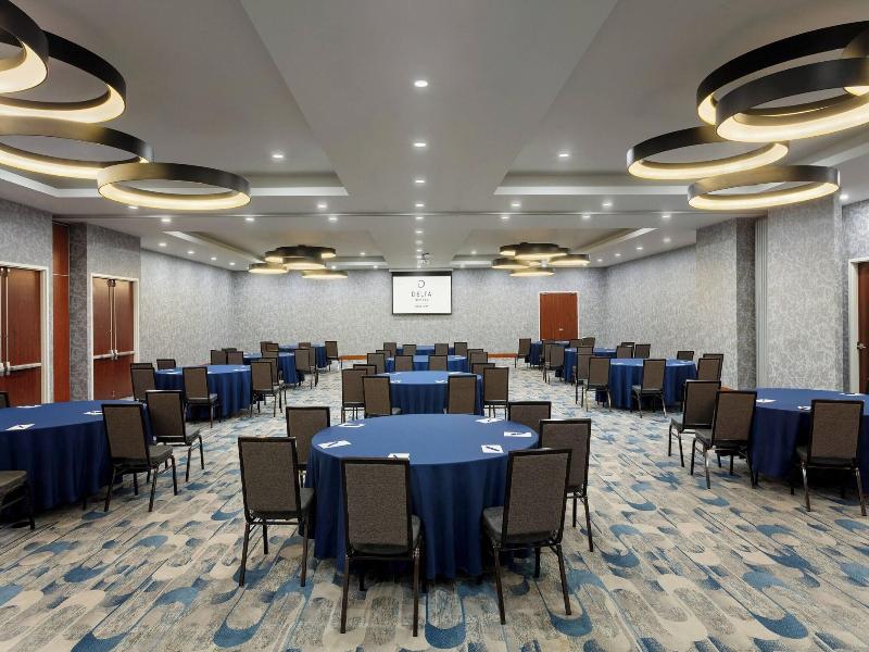 Delta Hotels by Marriott Indianapolis Airport image