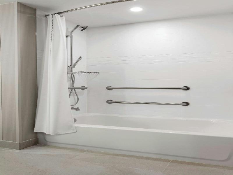 Delta Hotels by Marriott Indianapolis Airport image