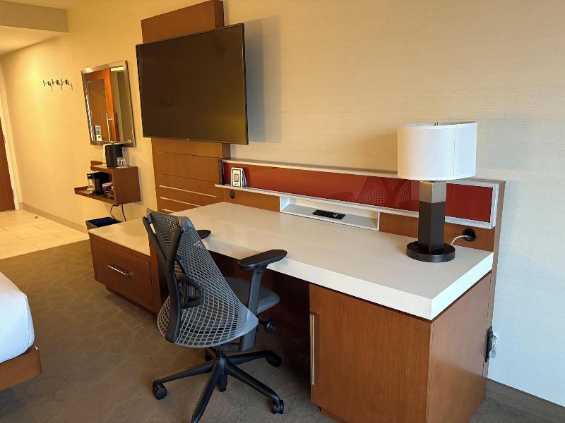 Delta Hotels by Marriott Indianapolis Airport image