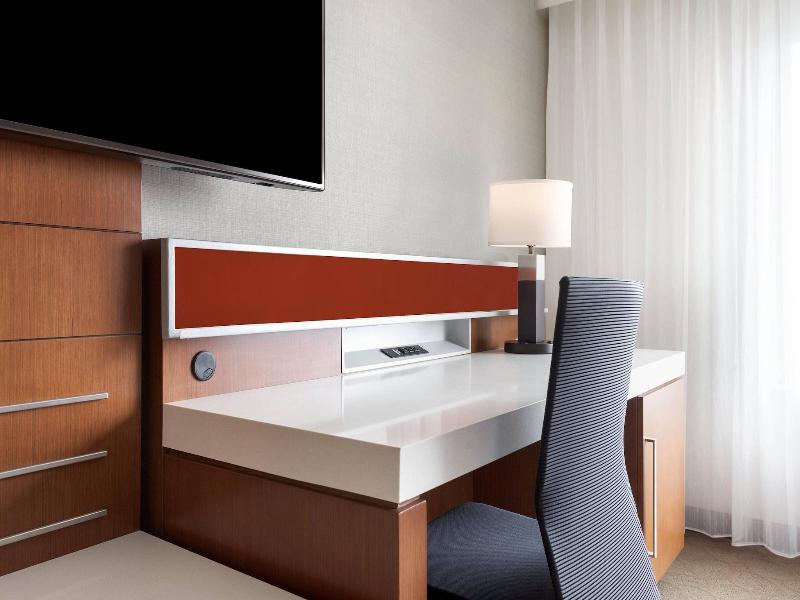 Delta Hotels by Marriott Indianapolis Airport image