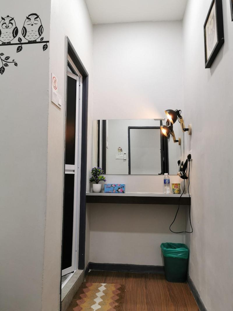 The Nest Hostel Semporna image