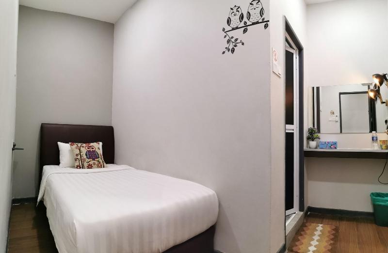 The Nest Hostel Semporna image