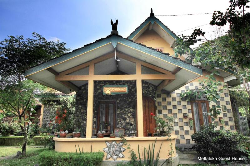 Mettaloka Guest House And Art Space image