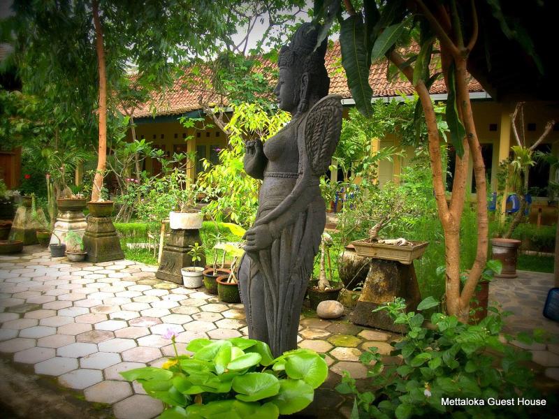 Mettaloka Guest House And Art Space image