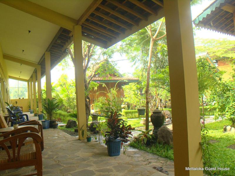 Mettaloka Guest House And Art Space image