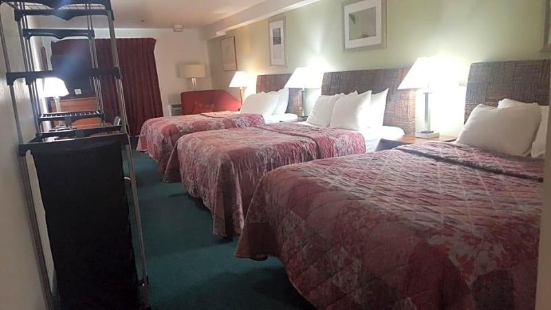Oyster Bay Inn & Suites image