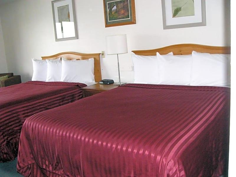 Oyster Bay Inn & Suites image