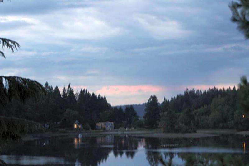 Oyster Bay Inn & Suites image