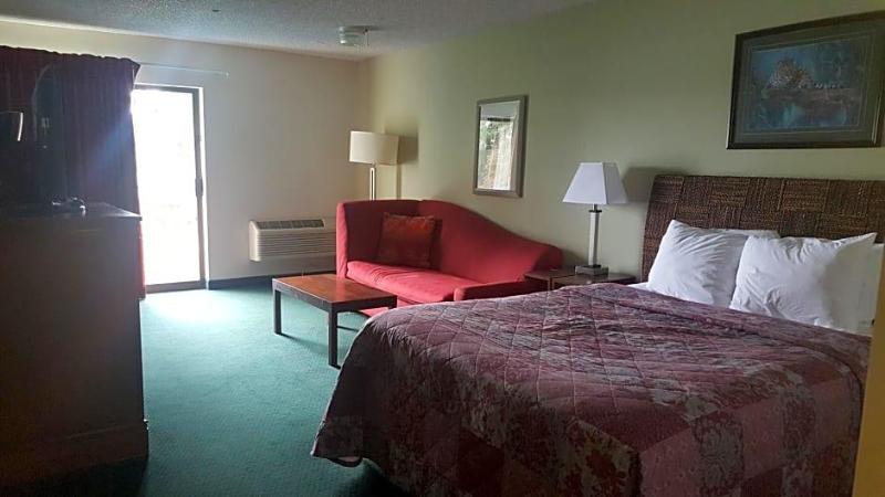 Oyster Bay Inn & Suites image
