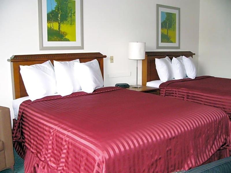 Oyster Bay Inn & Suites image