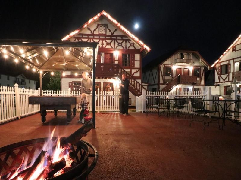 Helen Alpine Village Inn image