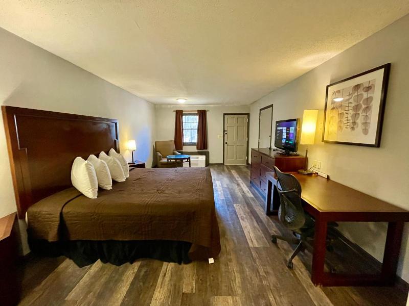 Helen Alpine Village Inn image