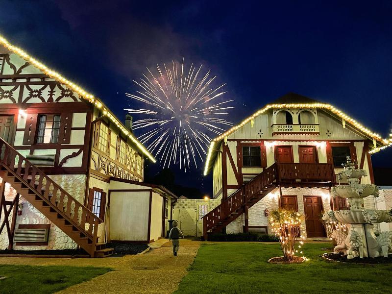 Helen Alpine Village Inn image