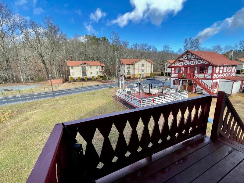 Helen Alpine Village Inn image