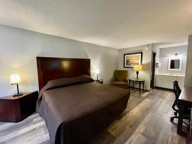 Helen Alpine Village Inn image