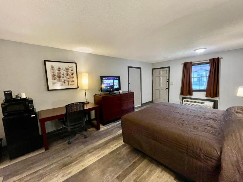 Helen Alpine Village Inn image