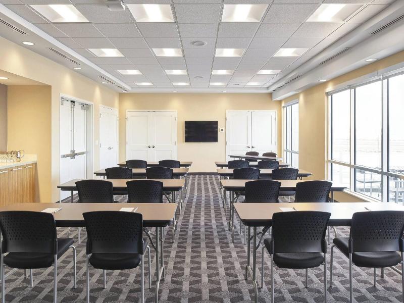 Towneplace Suites By Marriott Medicine Hat