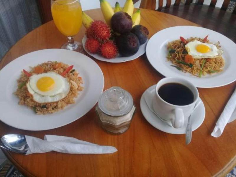 Aris Homestay And Warung Made image