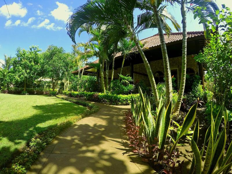 Man's Cottages and Spa image
