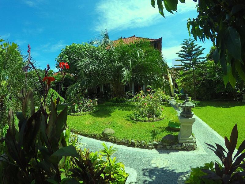 Man's Cottages and Spa image