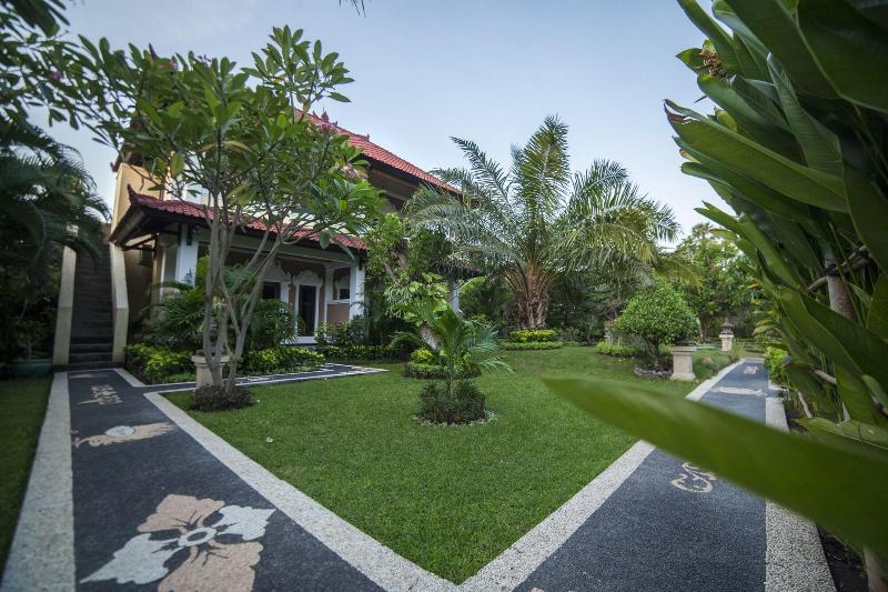 Man's Cottages and Spa image