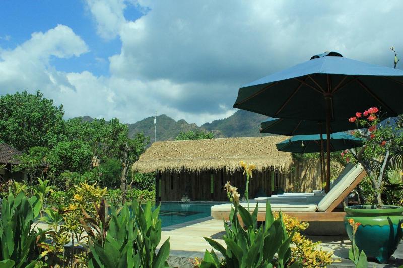 Man's Cottages and Spa image
