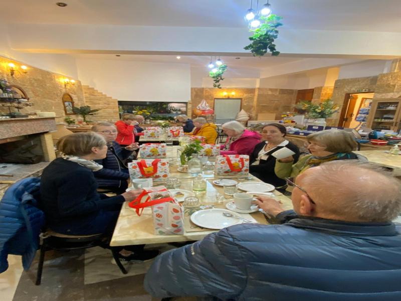 Costas Inn image