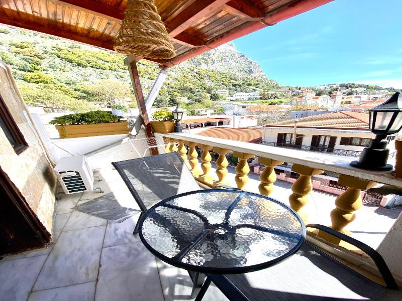 Costas Inn image