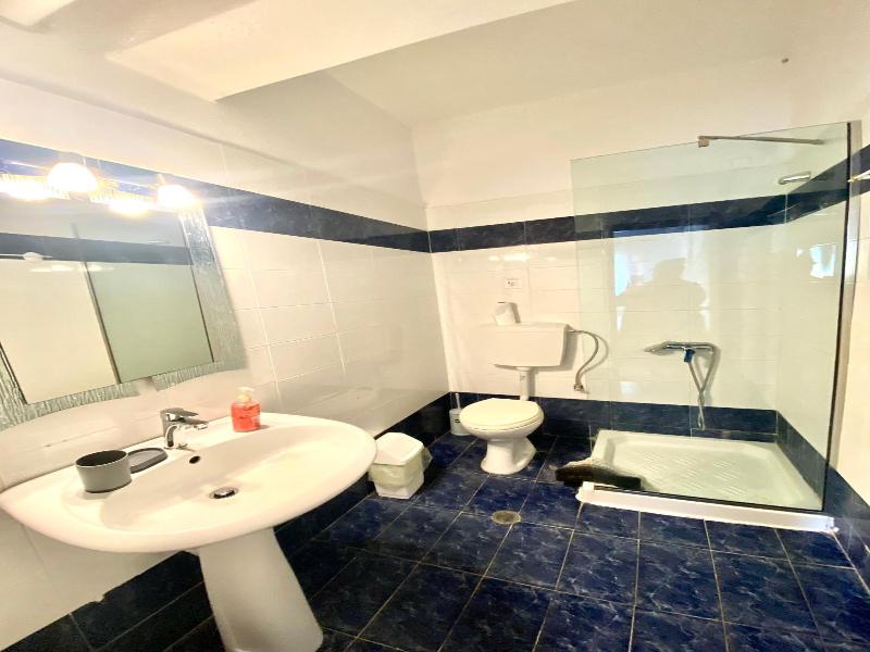Costas Inn image