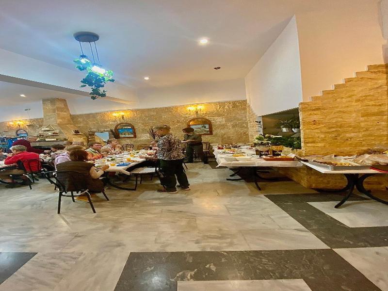 Costas Inn image