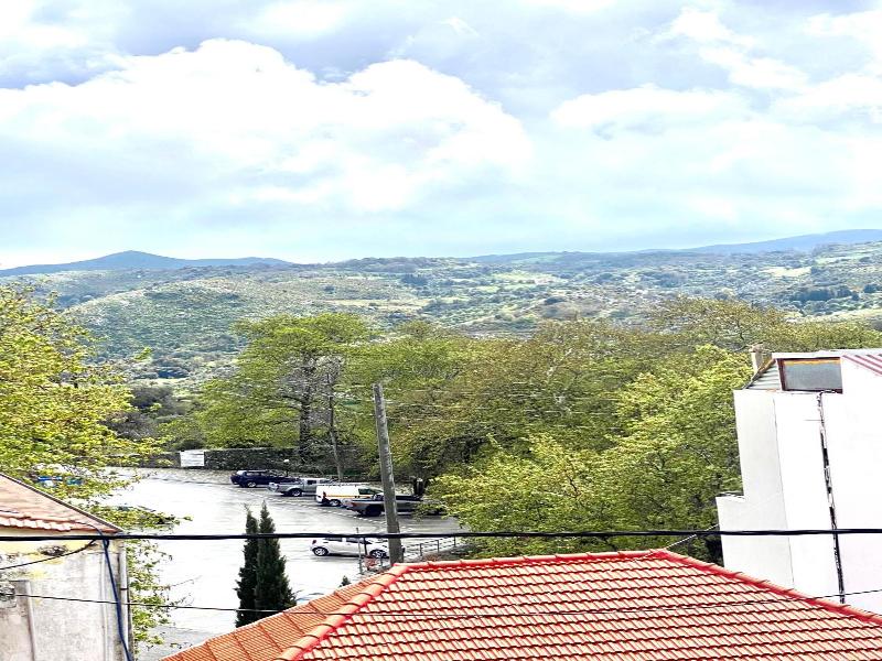 Costas Inn image
