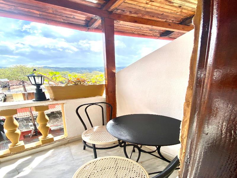 Costas Inn image
