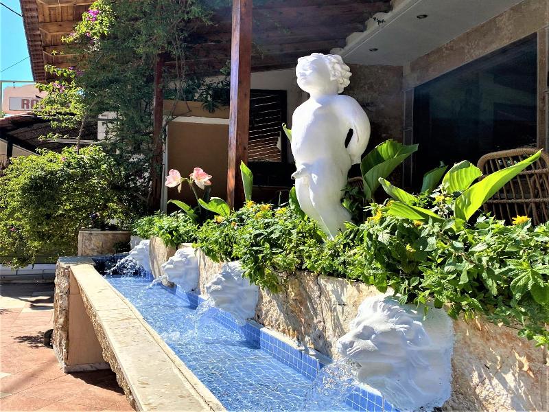 Costas Inn image