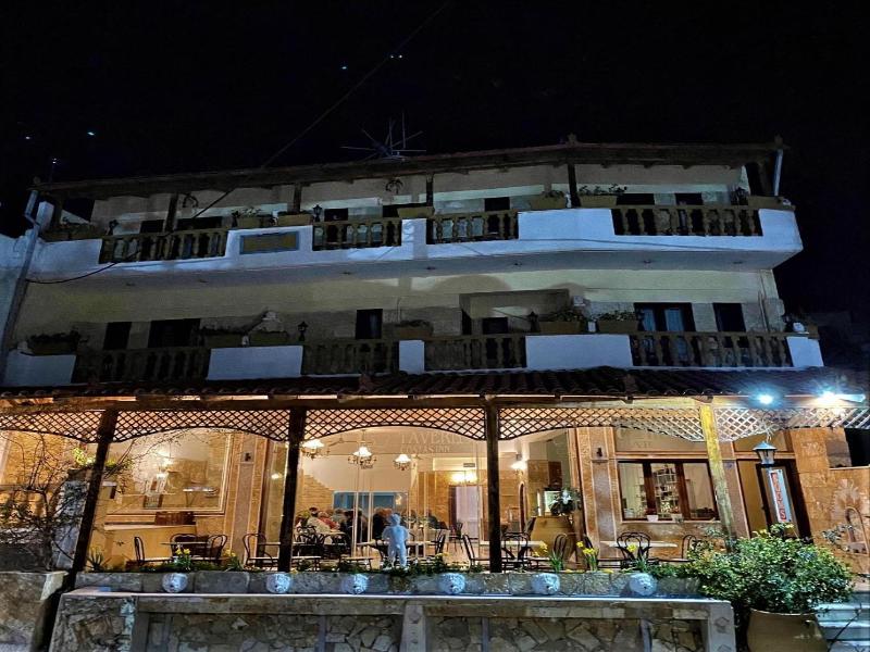 Costas Inn image
