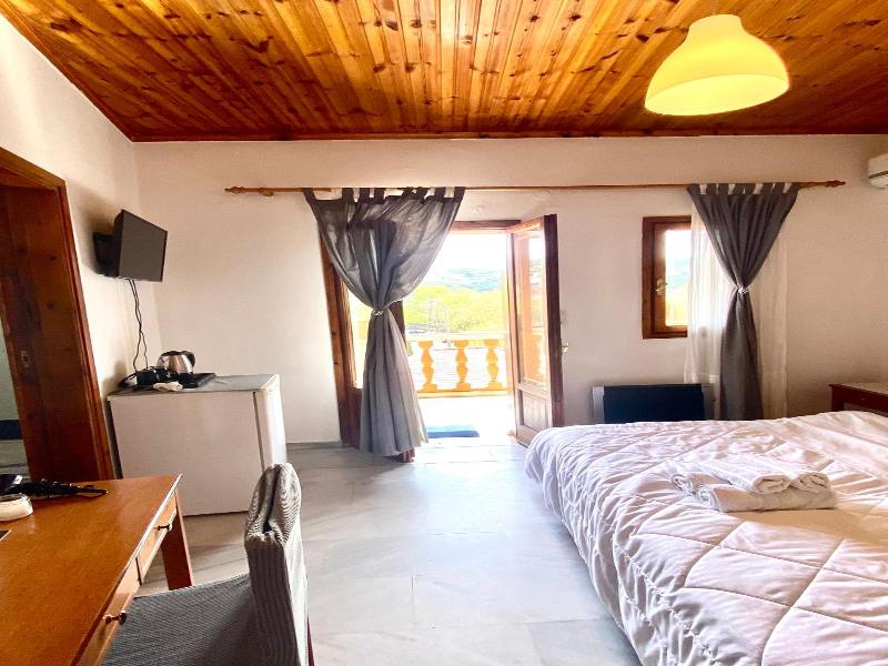 Costas Inn image