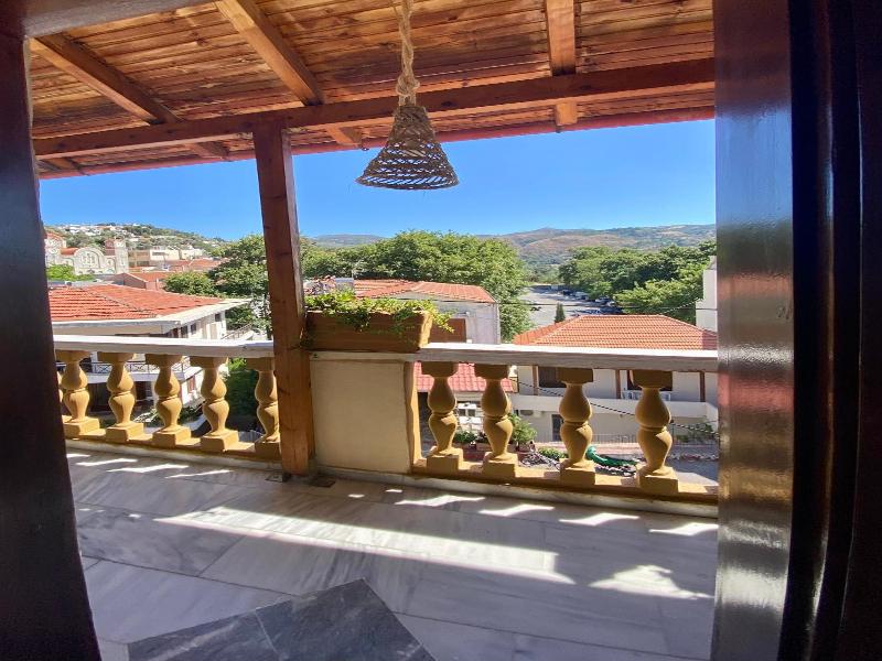Costas Inn image